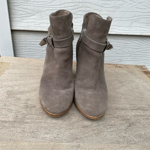 Steve Madden Shoes - Steve Madden Ego Taupe Ankle Boots Booties Gray Suede 7
